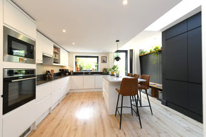 Kitchen Breakfast Room- click for photo gallery